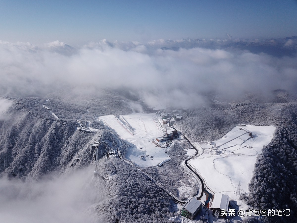 杭州边的南方最大天然滑雪场--云上星空,飘在安吉1168米高山云海