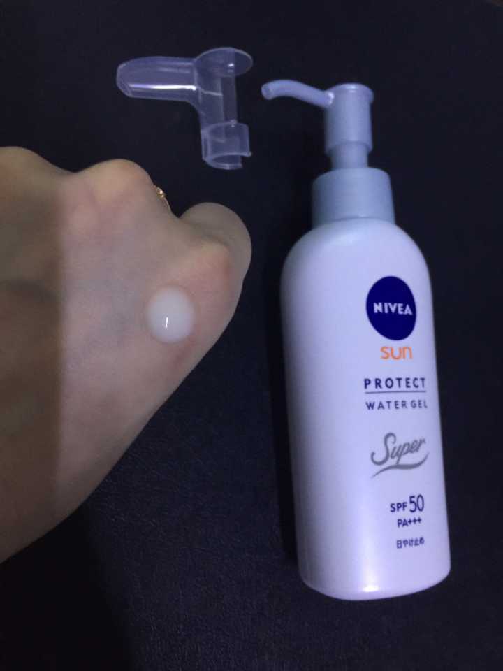 用100元测试防晒霜的效果,一百款防晒霜测试