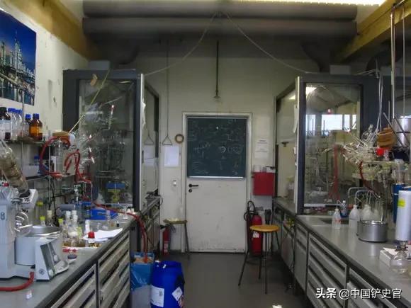 德国某大学实验室,大家进来感受一下