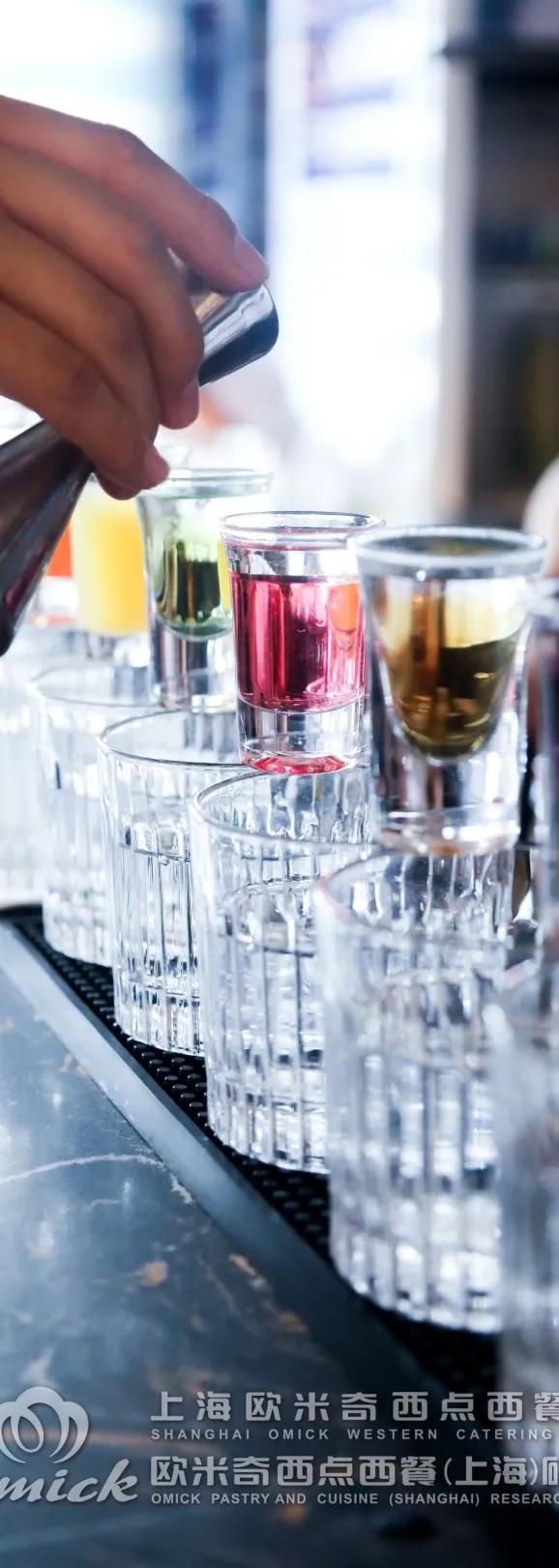 怎么样才能成为一名调酒师,你适合做发型师吗