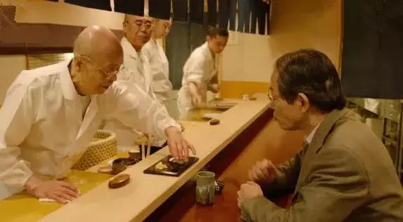 瑞幸厉害还是星巴克厉害,瑞幸2年走完星巴克20年扩张路