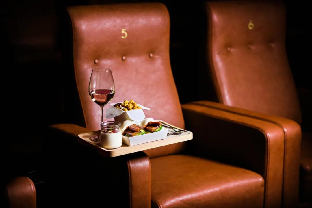 他们把滨海别墅打造成国际文化栖聚街区，升级了厦门的封面