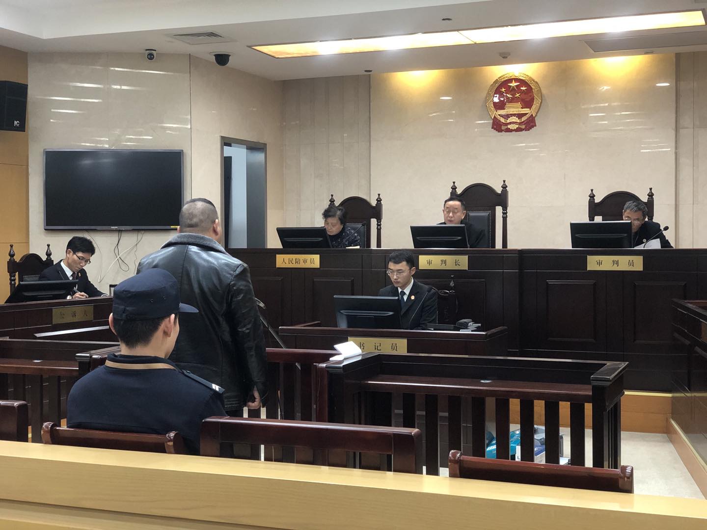 喝茶费冷饮费……小水表牵出自来水厂腐败窝串案