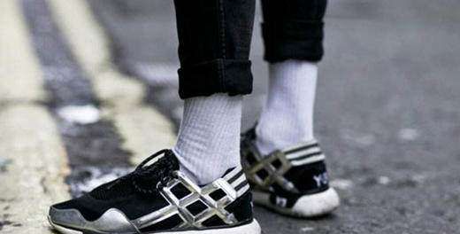 男生千万不要穿的丑鞋,男生千万别穿的潮流穿搭