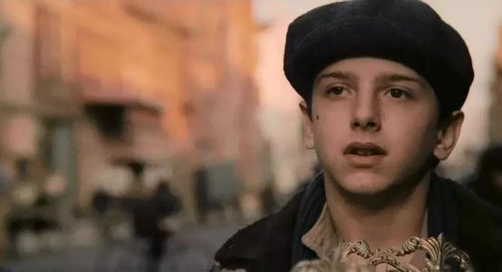 原片长10小时的电影剪成了4小时，但还是好长！看完了谈谈感想