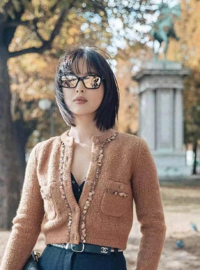 驼色大衣配色法则教你穿出高级感,暖驼色搭驼色大衣好看吗