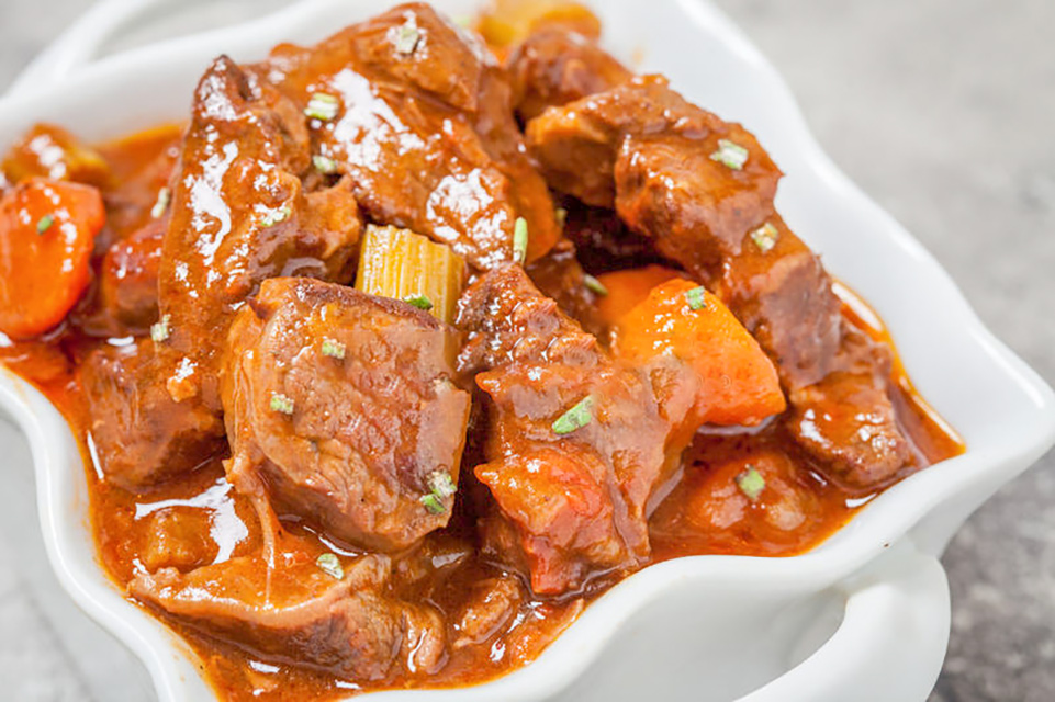 怎么把牛肉炖得又酥烂还不发柴,如何能把牛肉炖的软烂入味