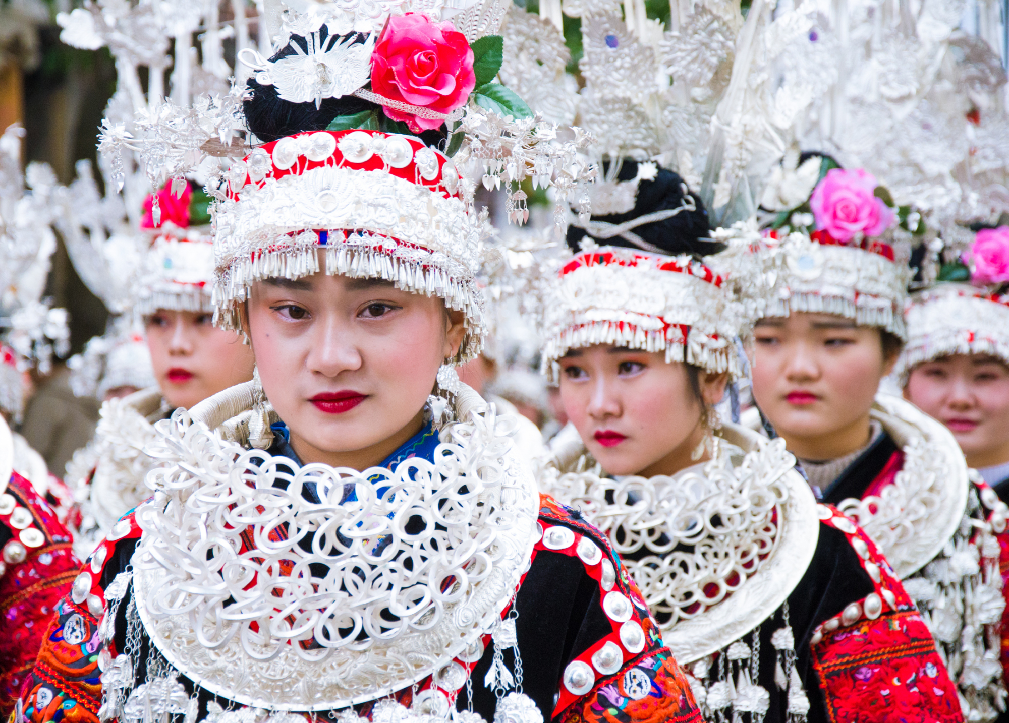 苗族银饰真的美,贵州黔东南苗族银饰穿上很漂亮