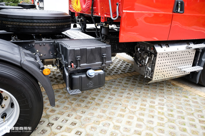 30万左右的卡车,30万国六牵引车