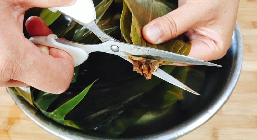 最简单的粽子包法教程,最简单粽子的多种包法