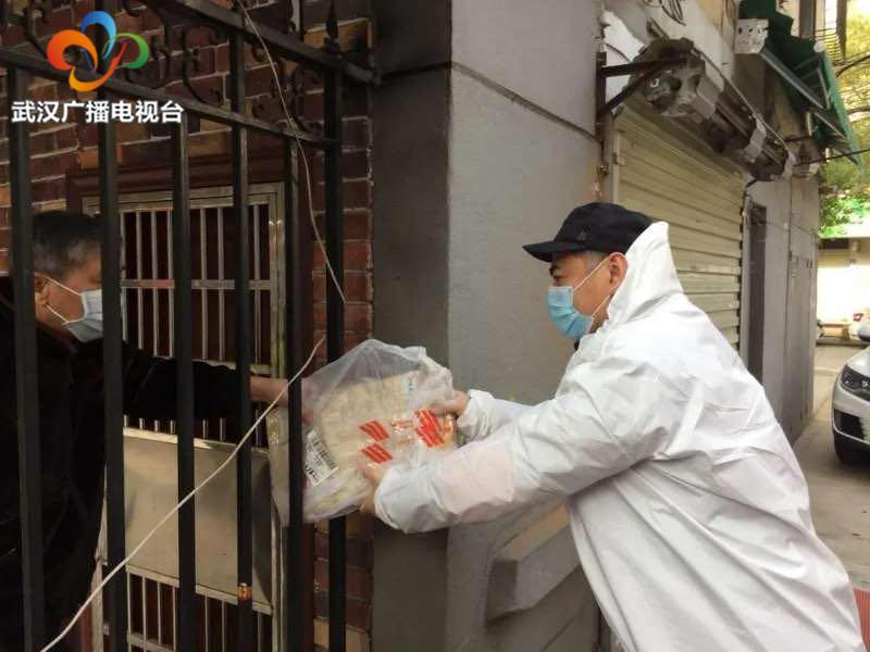 团结“艺”心合力战“疫”武汉文艺院团社区战“疫”纪实
