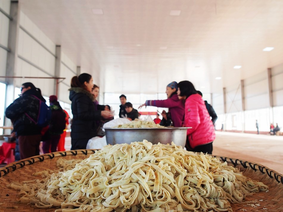 厉害了云雾山,一网捞起18000斤鱼,30块钱吃到撑