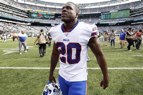 跨界再就业！NFL全明星选手弗兰克·戈尔计划转战拳击赛场