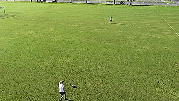 长传球的五个步骤,精准长传教学