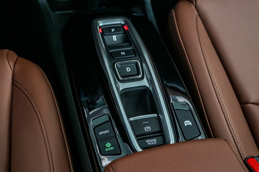 本田享域1.5混动净享版用车感受,堵车不给油费油吗