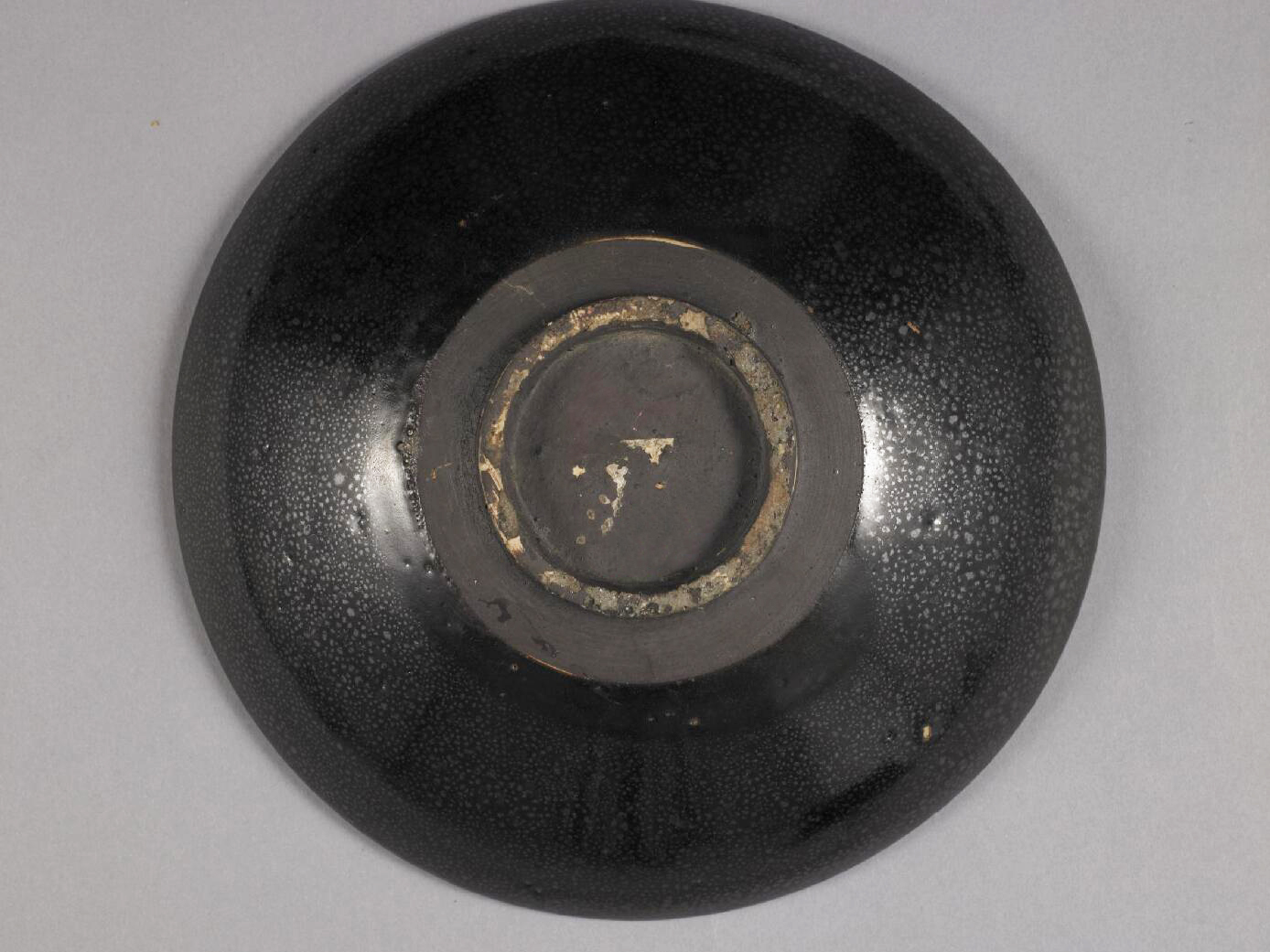 宋金时期半釉黑陶瓷,釉如凝脂的青花瓷器图片