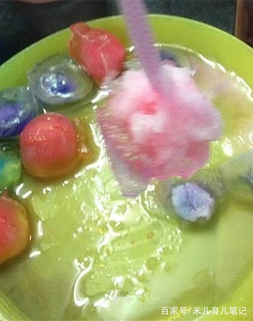 儿童吃了不明来历的糖果怎么办,2岁小孩误吞一个糖果