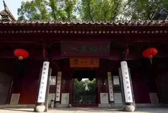 周恩来总理为新中国保护了多少*物文**古迹?