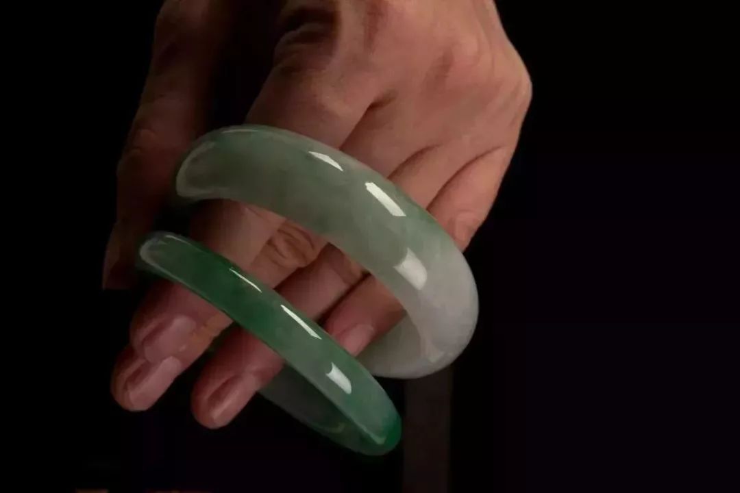 玉碎了一点怎么处理吉利,玉碎了小块怎么处理