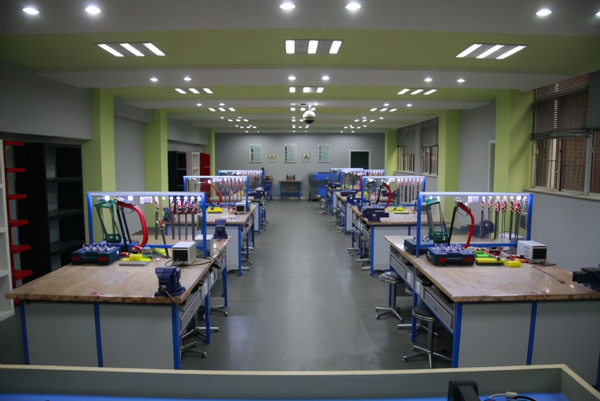 重庆哪所学校环境最好,重庆最美学校