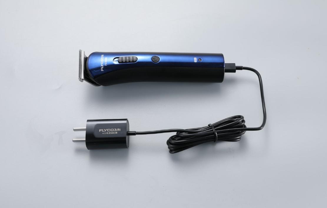 从小白一个月变成造型师，飞科理发器体验评测