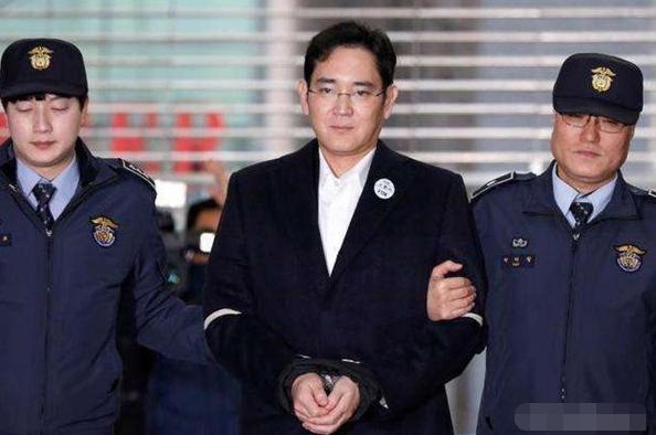 三星“太子妃”韩国顶级名媛，是怎么踹韩版王思聪的？婚离得值