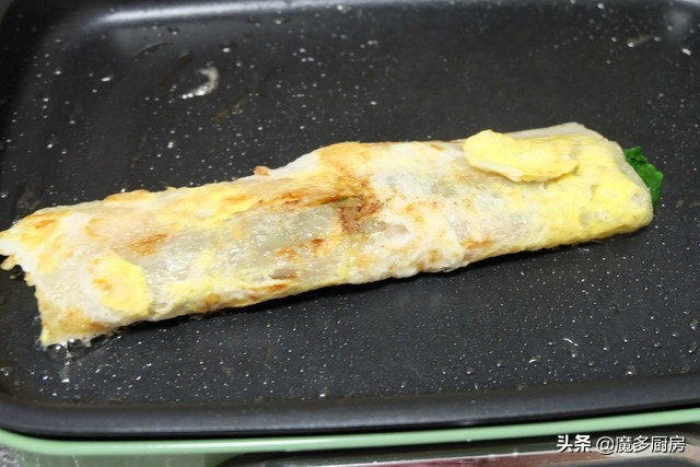 特色烤冷面街边小吃教程,在家怎么做小吃摊同款烤冷面