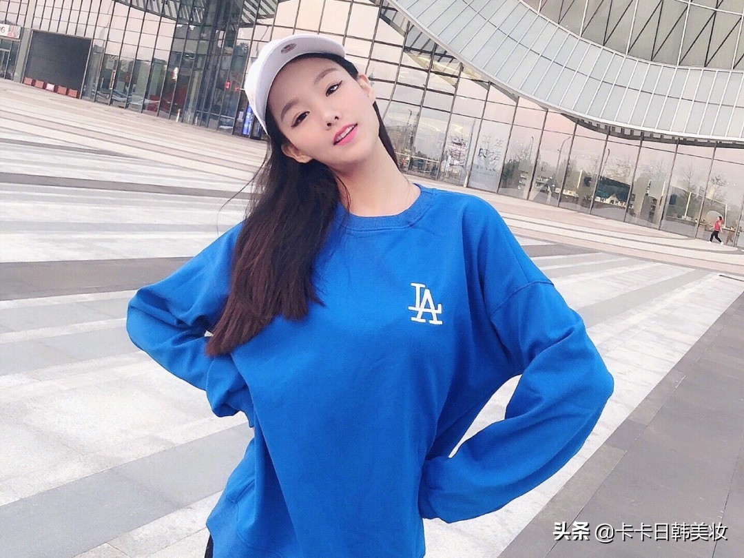 2020年卫衣怎么选怎么搭配？这些流行色一定要试一试