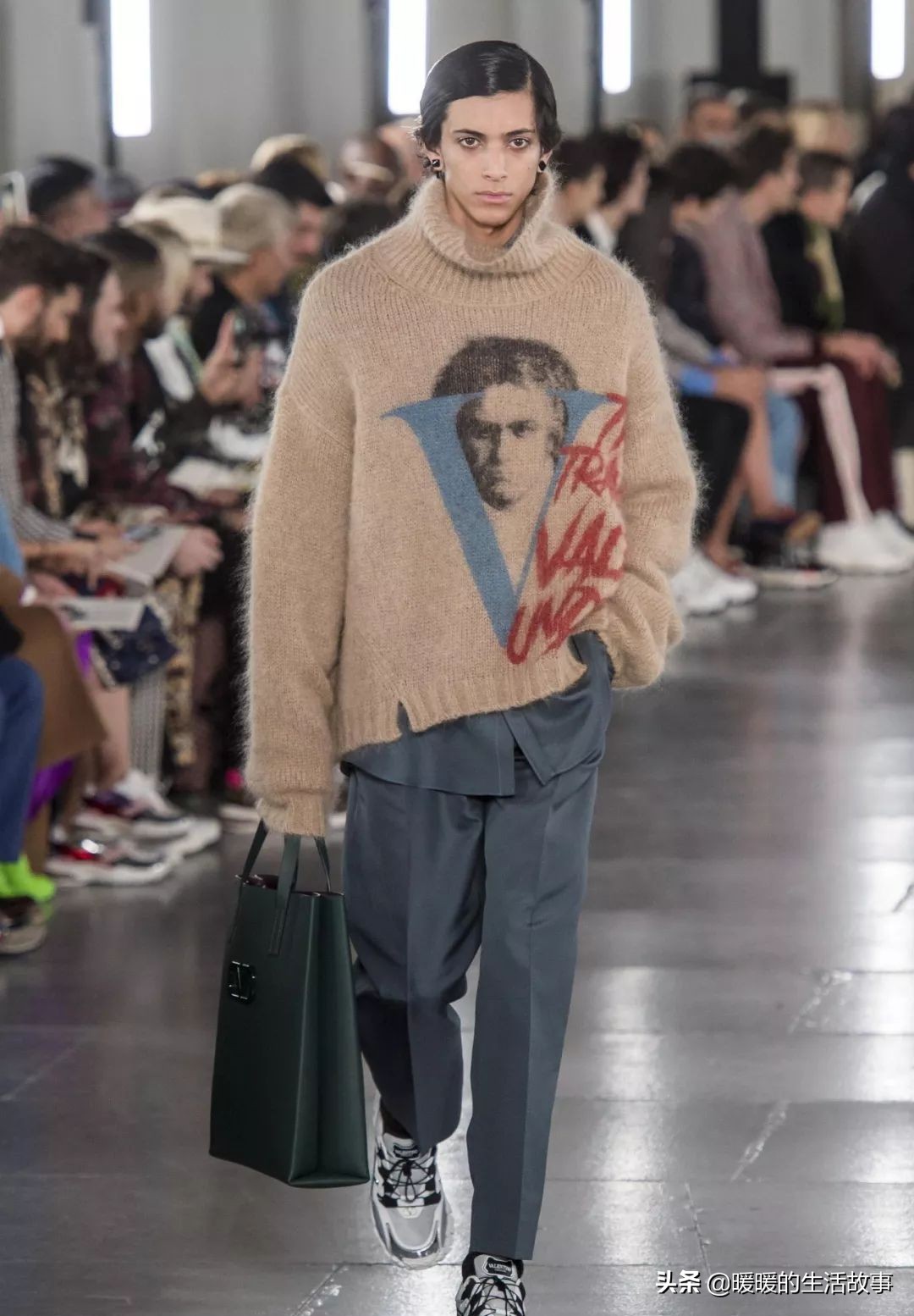 2023秋冬男装卫衣流行,2019年秋冬流行格子衬衫男