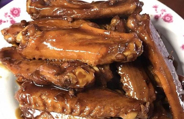 烤鸭怎样才能外酥里嫩,正宗烤鸭制作过程肉质金黄香嫩