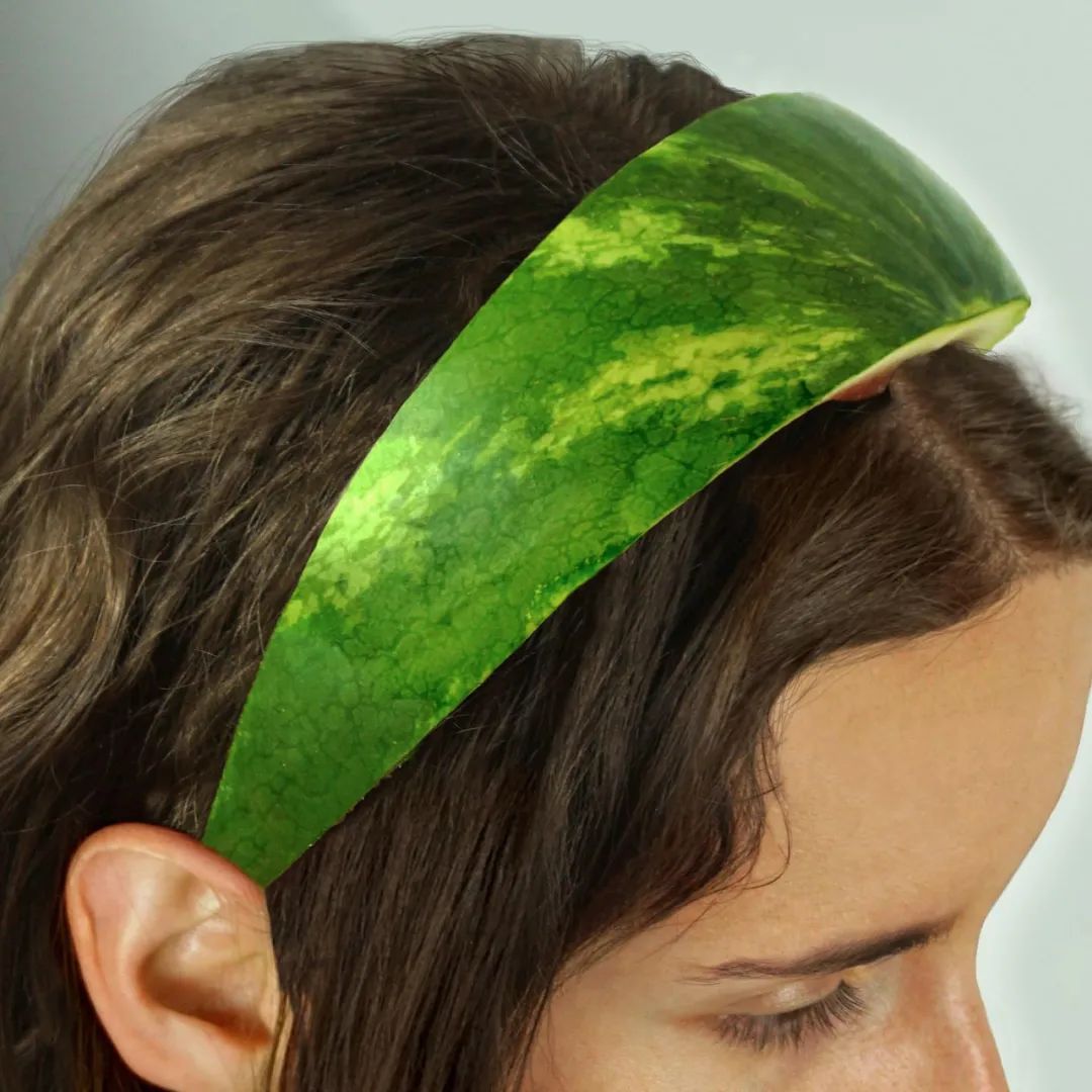 她用菜叶、香蕉做成艺术品,把“人体”艺术玩到极致,圈粉57万