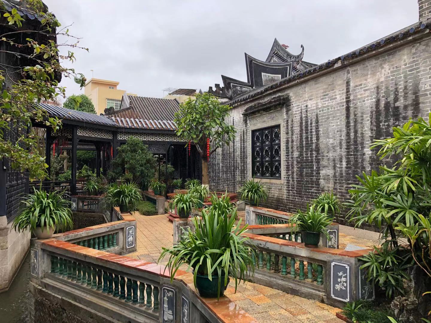 余荫山房是典型的岭南园林风格,岭南私家园林余荫山房