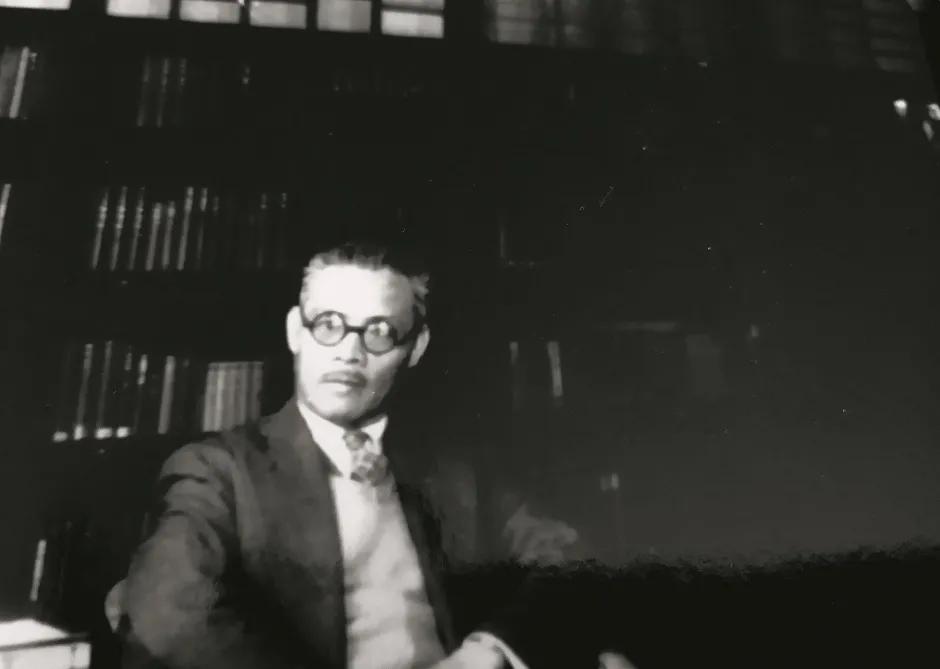 他批评“好大喜功、急功近利”，为何毛*东泽**却说他不是*派右**是朋友