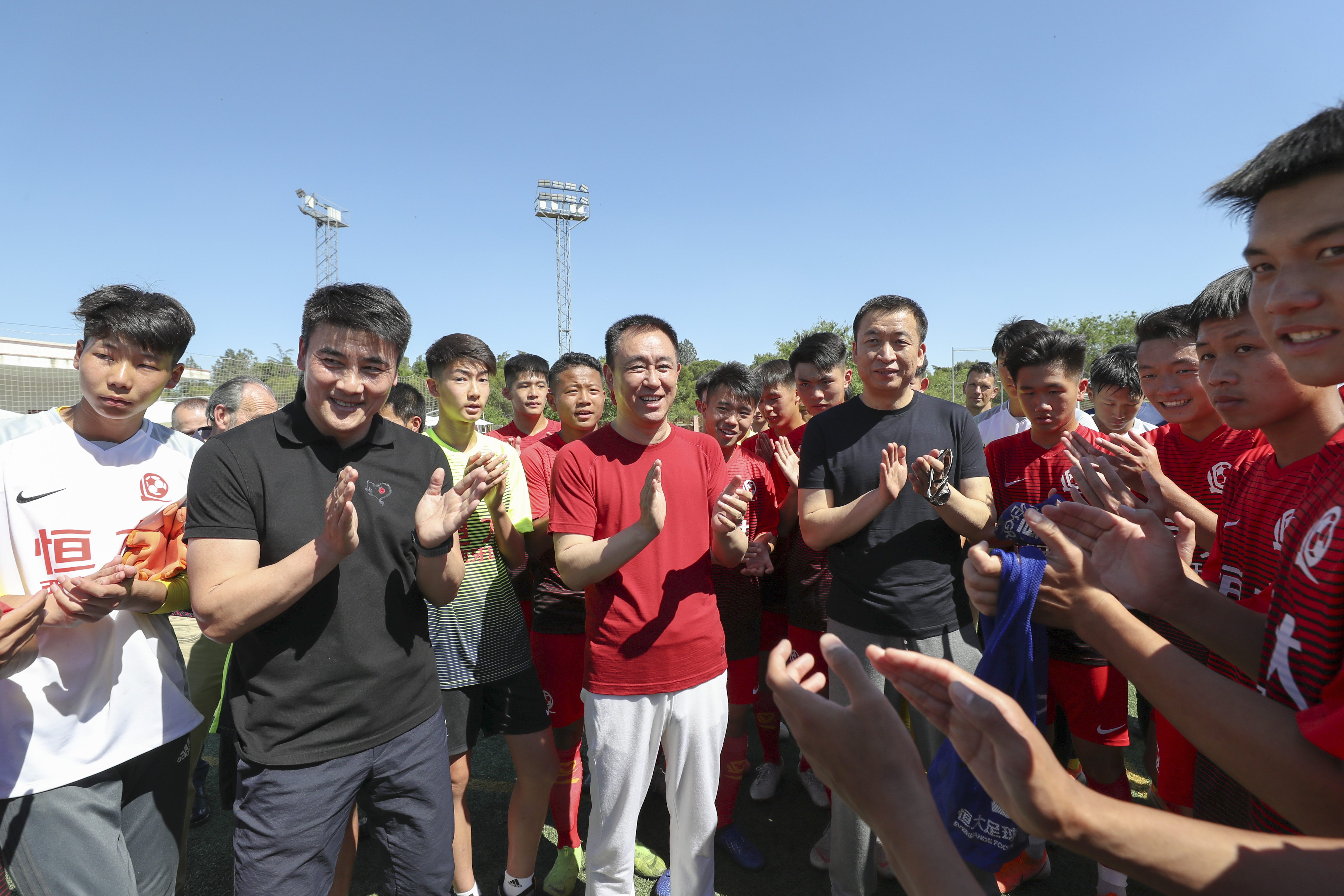 许家印足校最新消息,许家印报效祖国