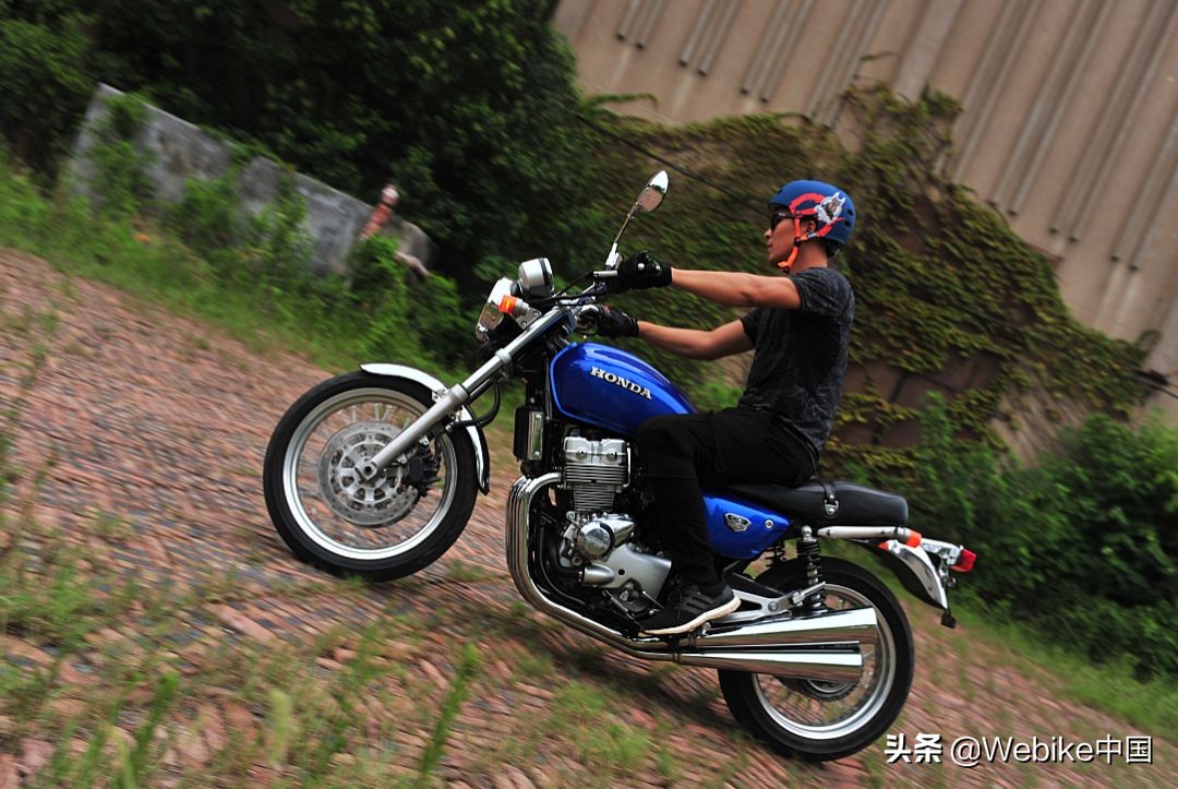 新出来的本田cb400,本田cb400第四代评测