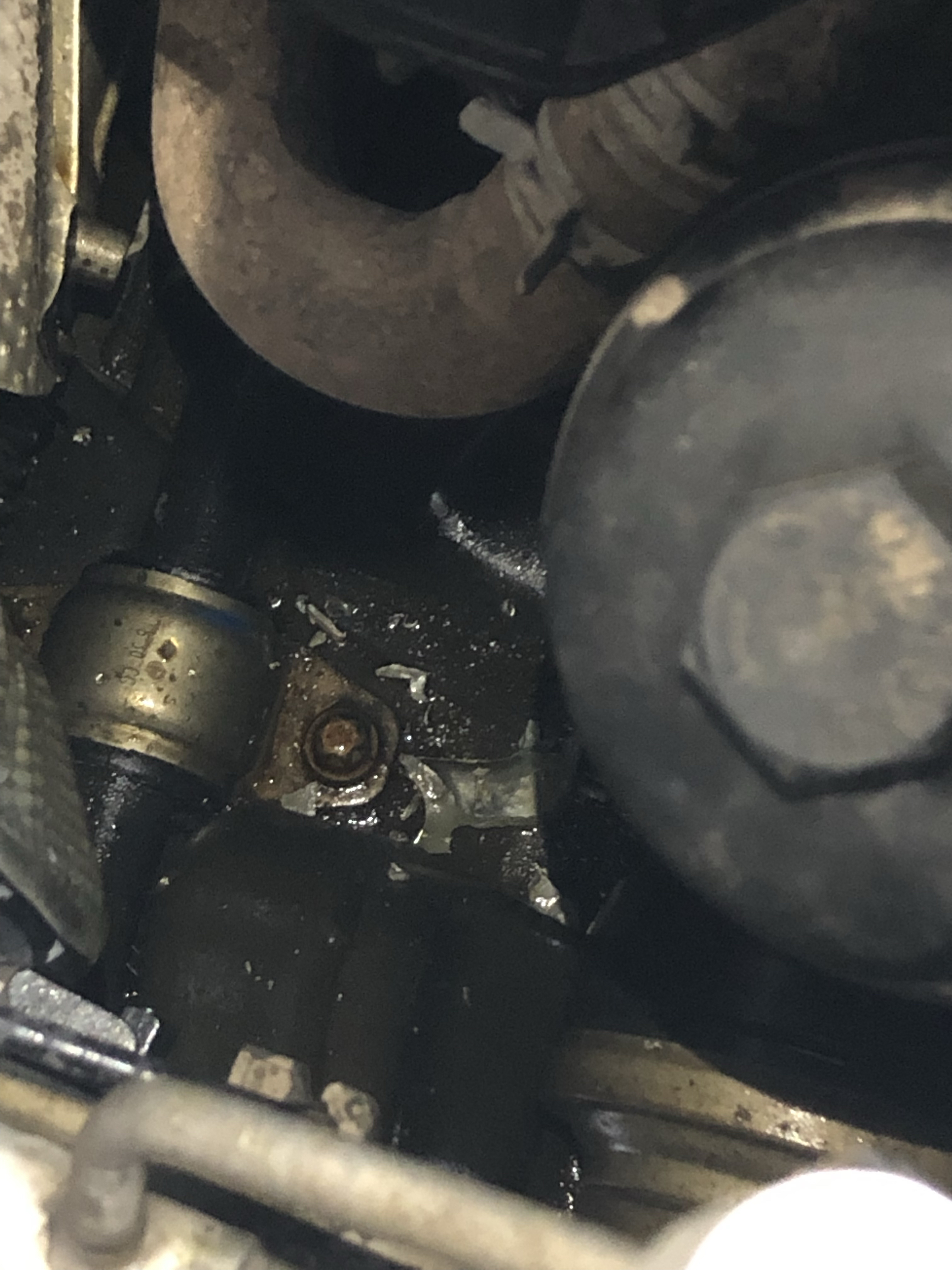 奔驰GLA正常行驶突然爆缸,质量问题频发的奔驰将走向何方?