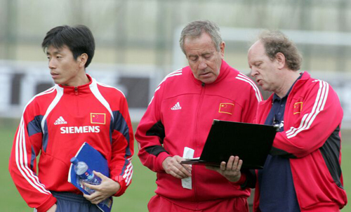 欧洲足球开拓中国市场,20年前的中国足球队闯入世界杯