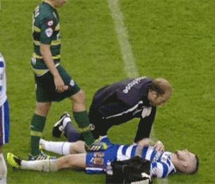 足球搞笑gif动图,足球场上的爆笑段子