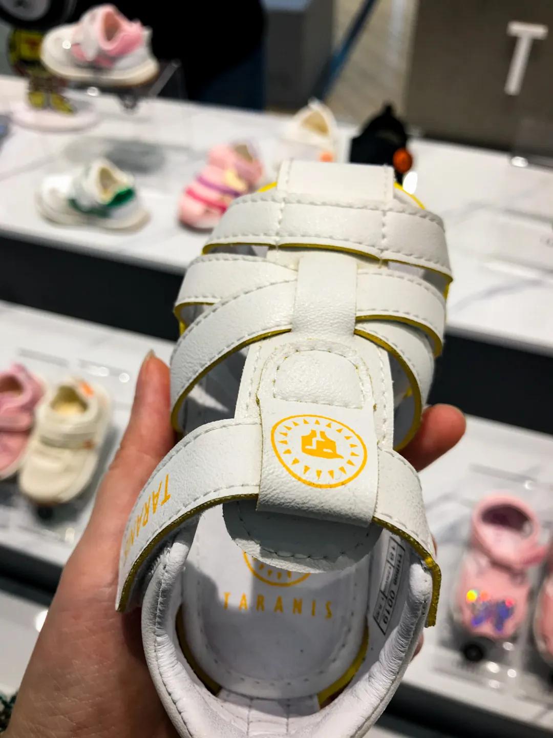 儿童哪一款凉鞋最好,哪个牌子的儿童凉鞋好穿推荐