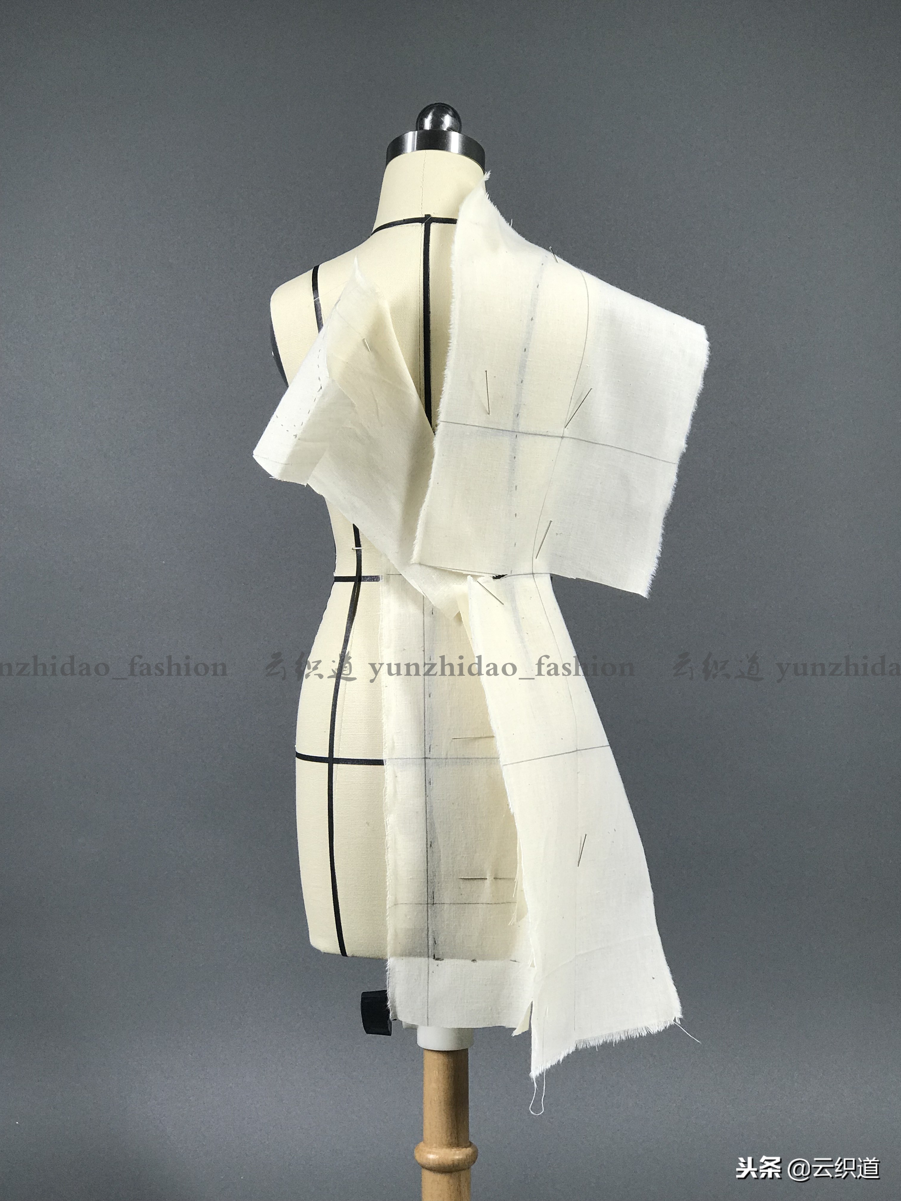 衣服裁剪制作女,服装立体裁剪稿子怎么做