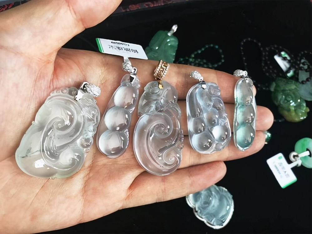 缅甸各个场口翡翠原石特征,缅甸各场口各出什么料子