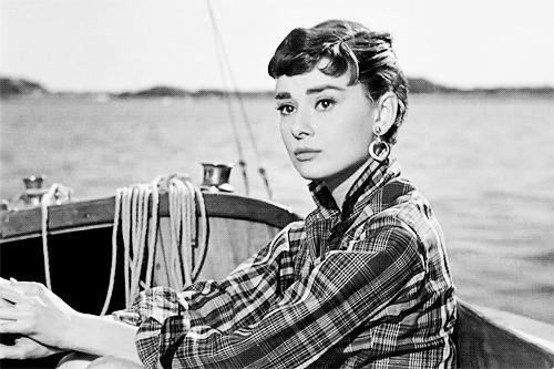 奥黛丽赫本穿搭风,奥黛丽赫本经典帽子穿搭