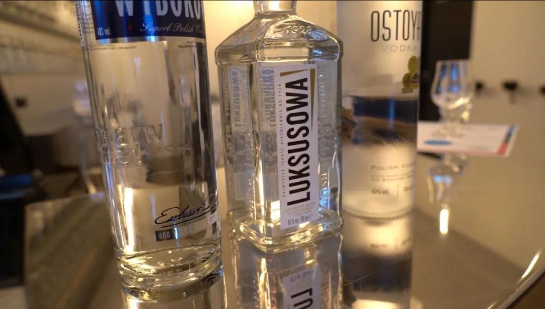 同为烈酒为何伏特加畅销全球,为什么伏特加和威士忌那么便宜