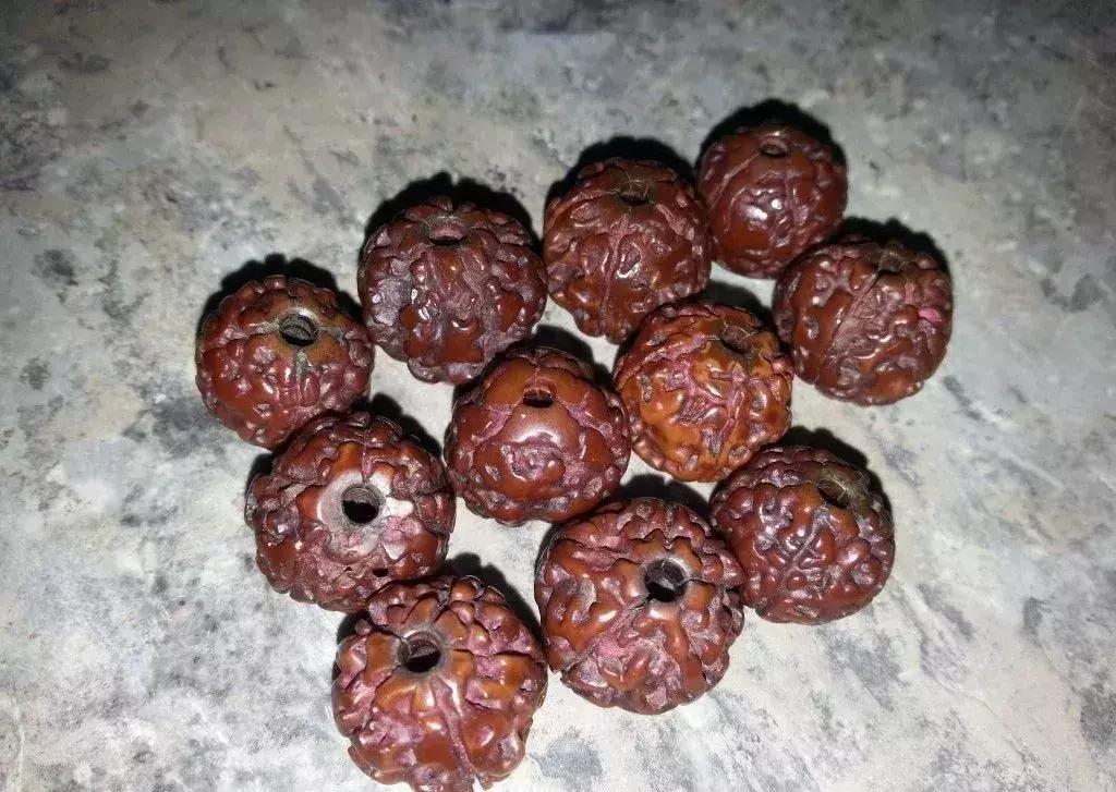 藏传文玩老塑料珠子,文玩老珠