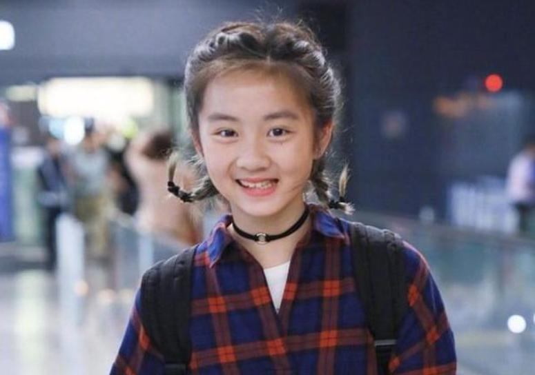 黄多多被传遭学校开除，黄磊报警后闹剧才停止，为何她总被质疑？