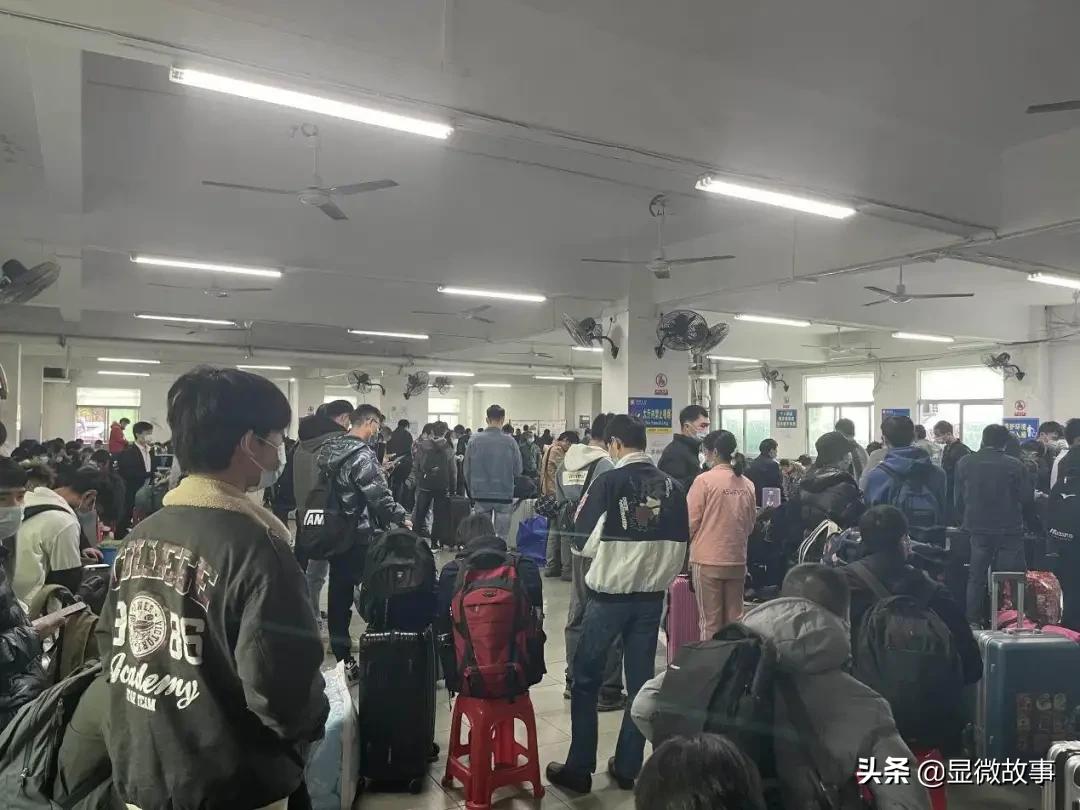 大楼紧闭、大神离去,三和的青春和绝望一样漫长