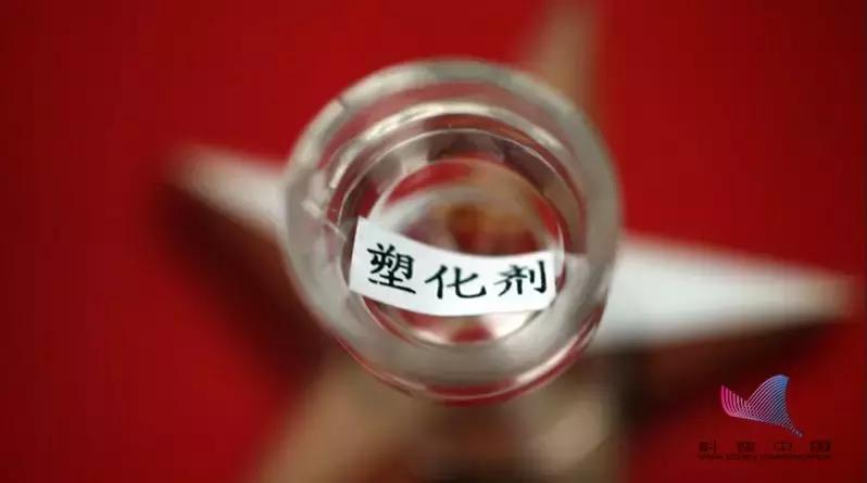 塑料瓶对我们生活有哪些危害,塑料瓶在太阳底下暴晒会致癌吗