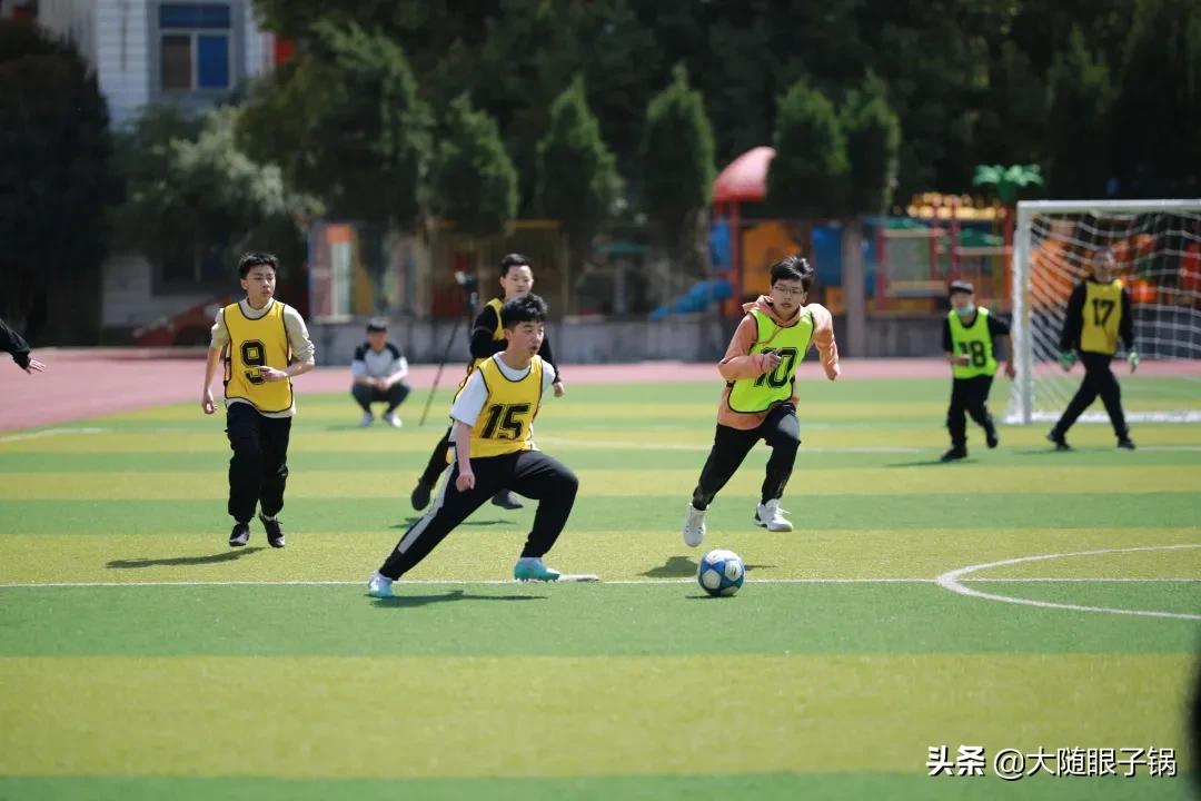 随州外国语小学足球比赛,外国语学校足球小将比赛