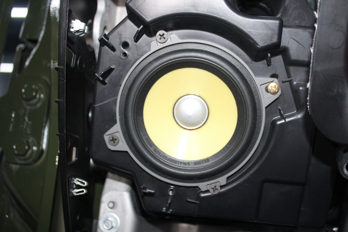 前后两分频8个喇叭,牧马人汽车音响升级方案