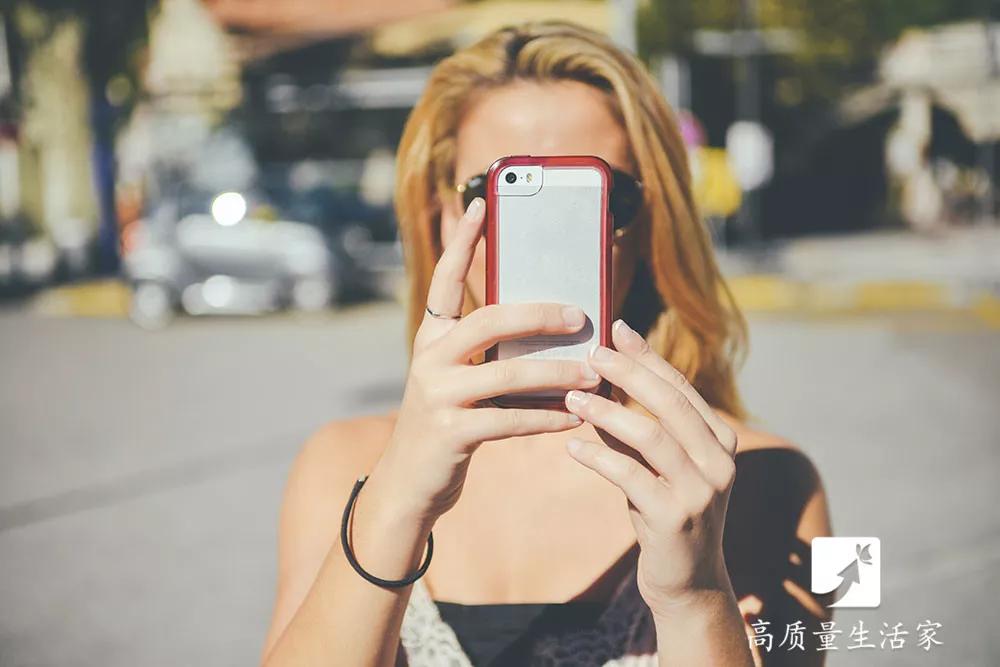 手机一天充2到3次耗电快吗,手机耗电一小时10%